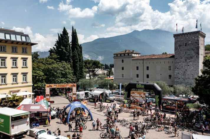   Nach der Zwangspause im letzten Jahr sind alle überglücklich, im Jahr 2021 wieder ein Teil der BIKE Transalp gewesen zu sein.