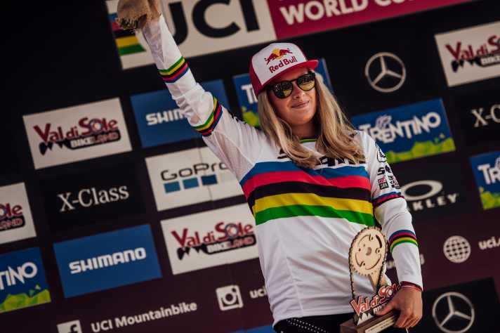   Zweite im Juniorinnen-Worldcup 2019 in Val di Sole: Vali Höll (19) greift bei ihrer zweiten Elite-WM nach einer Medaille. Doch nur wenn sie die Fehler abstellen kann, die sie im Laufe der Saison immer wieder bei den Worldcups gemacht hat, ist das auch möglich.