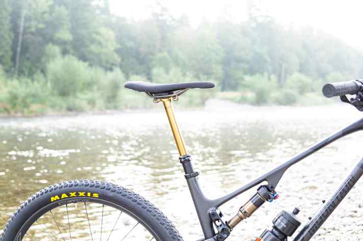 Rocky Mountain Goods Rasensprenger Aus Metall – 9 Sprüh-Muster, Robust | Für Kinder, Garten, Große & Kleine Rasen