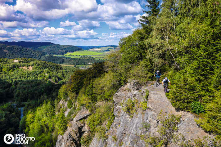  Sauerland Uphill-Trails, Bikeparks, Genuss-Touren und Trailcenter – die schönsten Seiten für E-Mountainbiker im großen Revier-Guide.