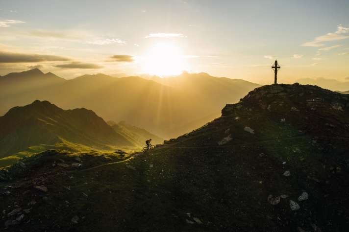   Südtirol Zwei-Tage-Tour zur Marchhütte: Idyll zwischen Villgratner Bergen und Sextener Dolomiten.