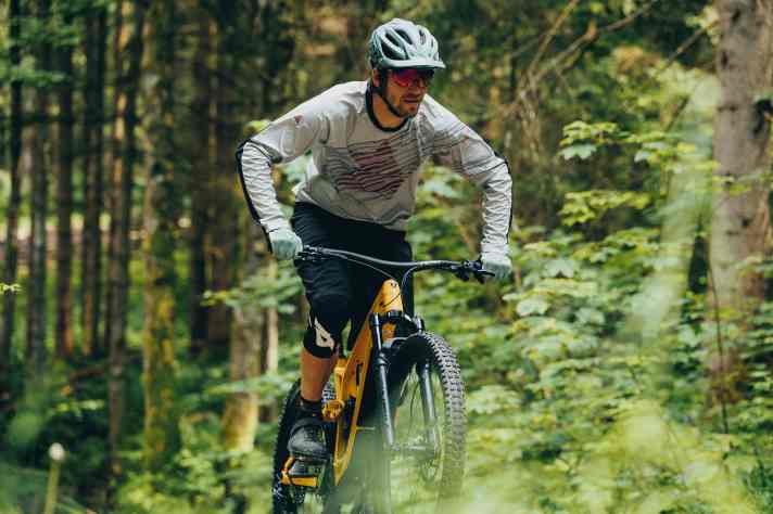  Am Trek Fuel EXe konnten wir den TQ HPR50 schon ausgiebig testen. Bergauf gefällt insbesondere die angenehm ruhige Geräuschkulisse.