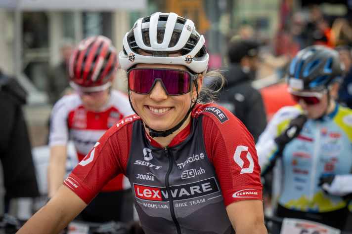 Nina Benz steht nach ihrer Knöchelverletzung samt mentalem Tief wieder hochmotiviert am Start. | Foto : Armin M. Küstenbrück