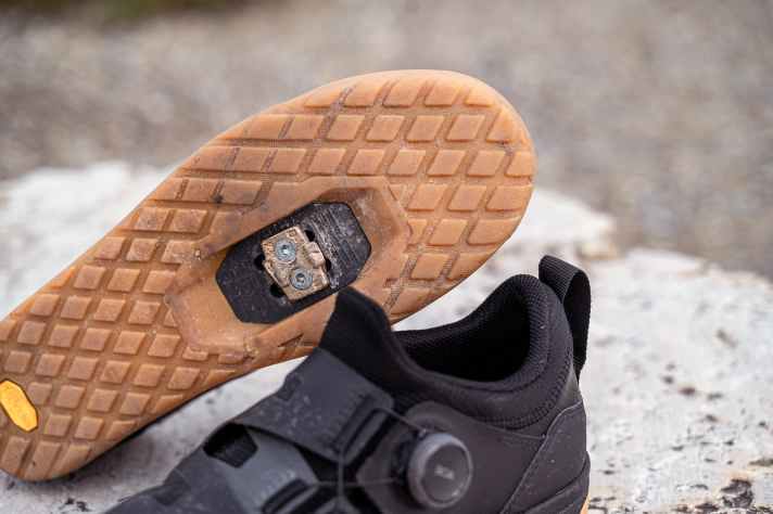Eigentlich ein Garant für guten Grip, konnte uns die schwacj profilierte Vibram-Sohle am Scampr nicht überzeugen
