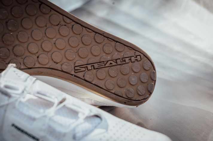 Was soll man da sagen? Gummi und Profil der Stealth-Sohle scheinen so etwas wie der heilige Gral der Flat-Pedal-Sohlen zu sein