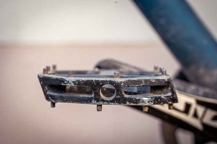 Shimanos XT-Pedale mit flacher Standfläche funktionieren deutlich besser mit längeren Pins
