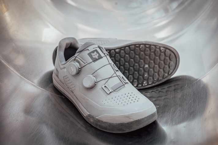 Robust, steif und mit einem effektiven Verschluss ausgestattet. Aber 230 Euro für einen Flat-Pedal-Schuh? Das halten wir für übertrieben