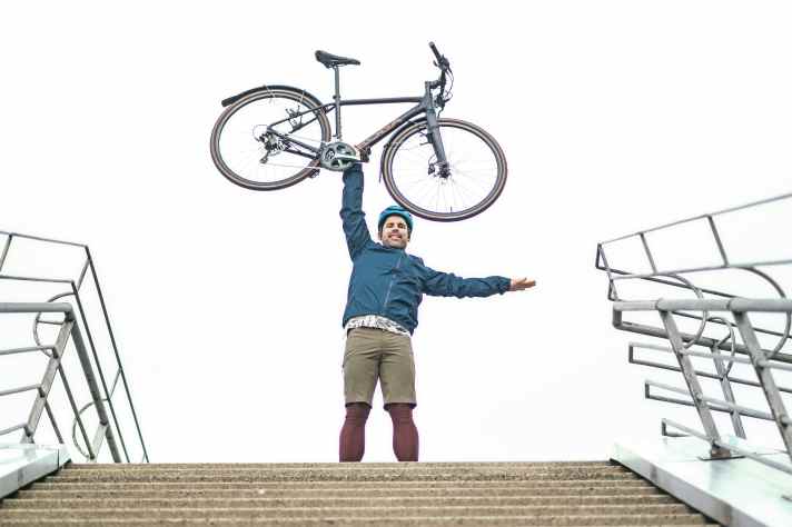 Uns war es wichtig, dass die leichten Räder unter 13 Kilo wiegen (das Koga auf dem Bild wiegt 10,7 Kilo). Die einzige Ausnahme bildet das Diamant mit 13,2 Kilo, das allerdings als einziges Testbike mit voller Verkehrsausstattung kommt.