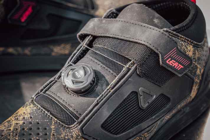 Nicht optimal: Das Drehrädchen ist wenig griffig und bringt wenig Zug auf den Spann