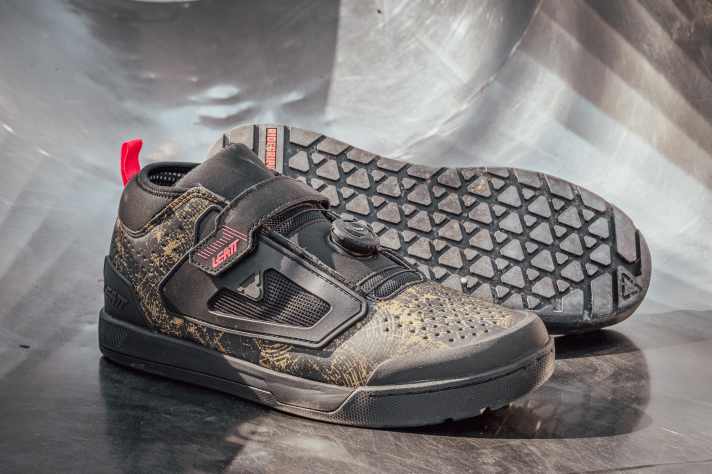 Enduro, Freeride, Downhill - der Leatt wirkt wie gemacht für alles wo die Füße maximalen Schutz vertragen können