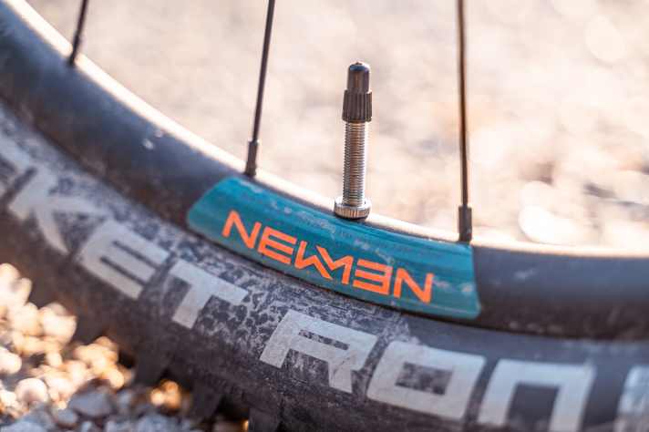 Die Newmen-Felgen lassen sich bei Bedarf auf tubeless umrüsten