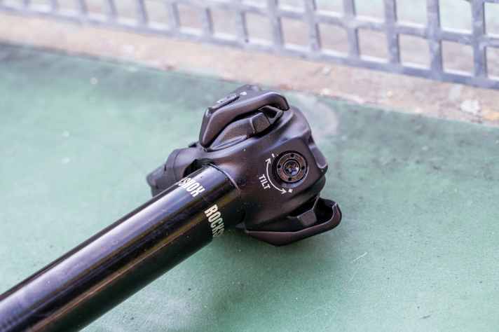 Auch die Winkel-Verstellung wird besonders einfach über eine Torx-Schraube vorgenommen.