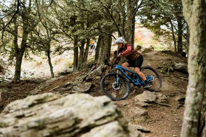 All Mountain: Das Pivot Switchblade will auch in seiner neusten Ausbaustufe in abwechslungsreichem Gelände punkten.