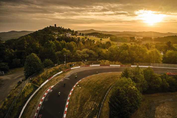 Rad am Ring: Das 24-Stunden-Rennen am Nürburgring ist eine der härtesten Herausforderungen, der sich Hobbyradsportler stellen können