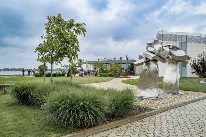 Das Danubiana Meulensteen Art Museum ist das erste Privatmuseum für moderne Kunst in der Slowakei.