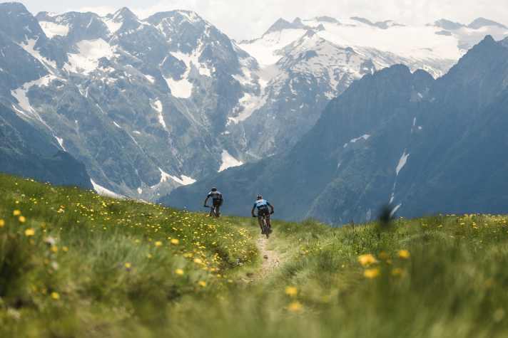 Epic aber doch Bikepark: Die acht Trails im Bikepark Ponte di Legno spielen ihr Panorama-Potenzial voll aus.