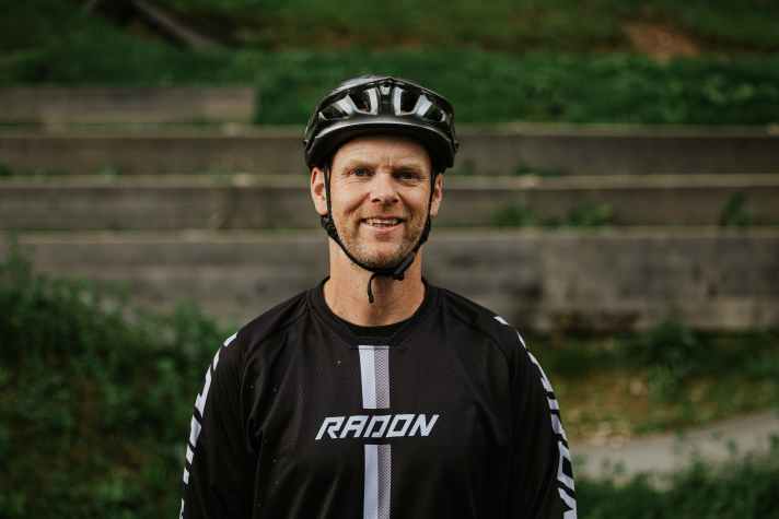 Es macht schon Spaß, ihm einfach zuzuschauen, wenn er durch den Pumptrack fliegt: Joost Wichmann.