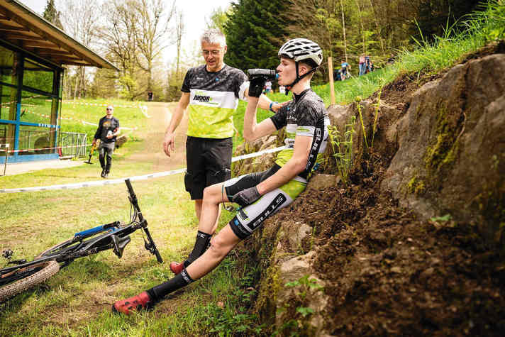 Bernd Sigel ist nicht nur Team-Manager, sondern auch Familienvater. Aus jahrelanger Erfahrung weiß er, wie seine Schützlinge ticken.
