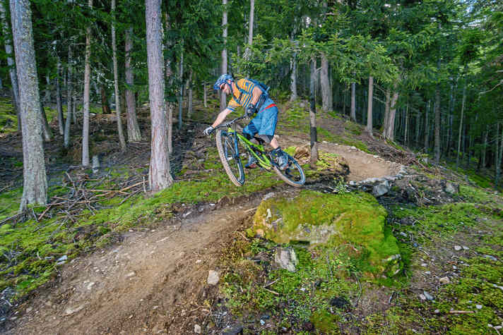Holy Hansen im Vinschgau: die große Vielfalt auf 9 Kilometern Länge. Und: Einer der ersten gebauten Enduro-Lines in Südtirol!