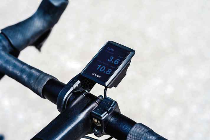 Powermeter überflüssig: Das Display liefert viele Fahrdaten bis hin zur eigenen Tretleistung, die der Motor exakt messen kann