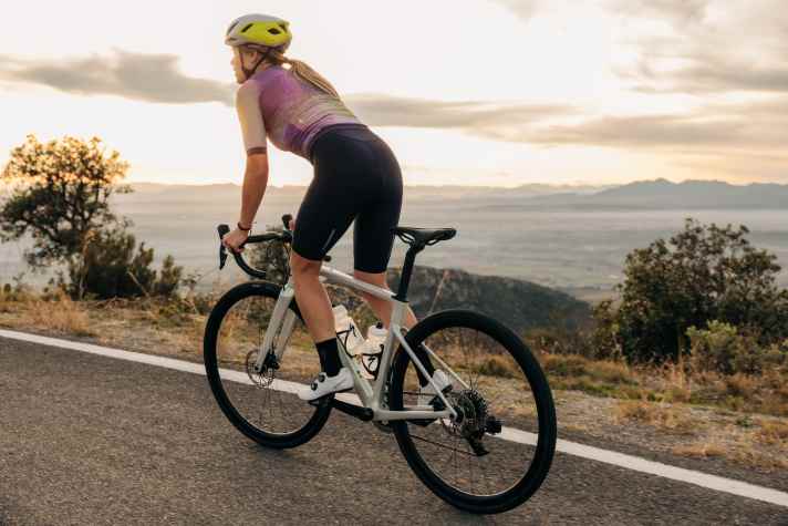 Die Specialized Prime Radhosen mit den bewährten Body Geometry Sitzpolstern in drei Dichten.