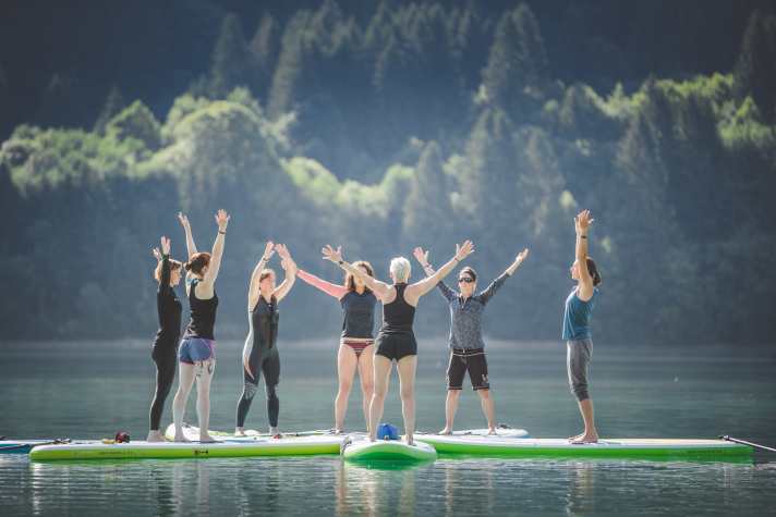 Yoga mal ganz anders: Das schult auch das Balance-Gefühl auf dem Bike.