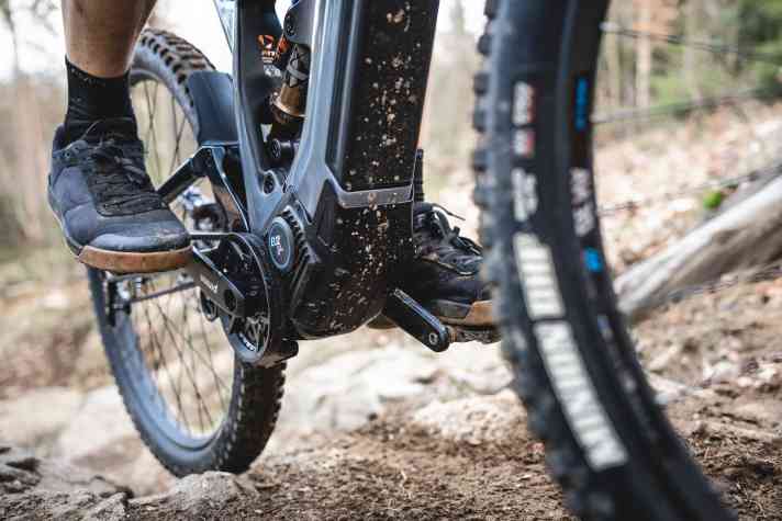 Die Pinion MGU E1.12 im Bulls Vuca Evo AM schiebt im höchsten Modus super kräftig und zieht auch bei richtig hoher Trittfrequenz voll durch.