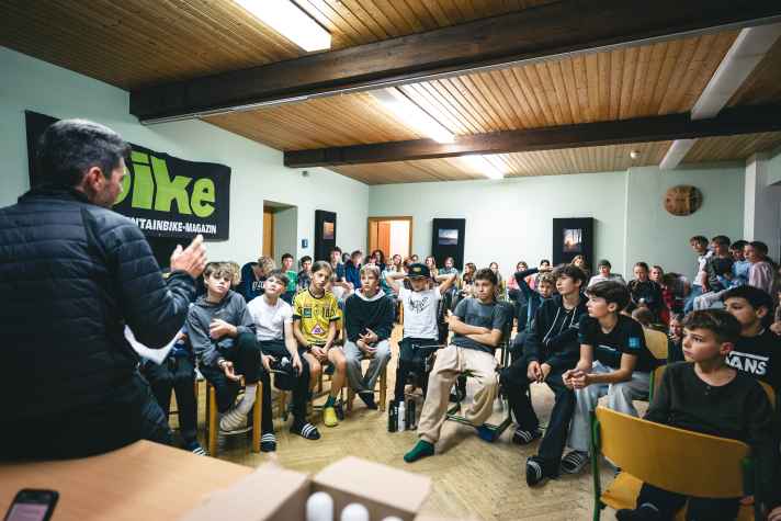 Profi-Trainer Erik Becker hat eine Menge Erfahrung mit Nachwuchssportlern und leitete das Jugendcamp an.