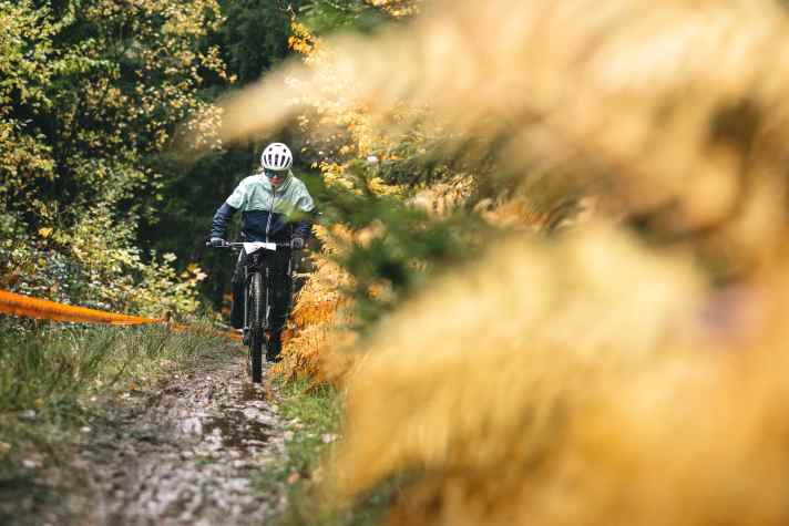 Herbstlich frische Winde und matschige Trails konnten die jungen Crosscountry-Biker nicht abschrecken.