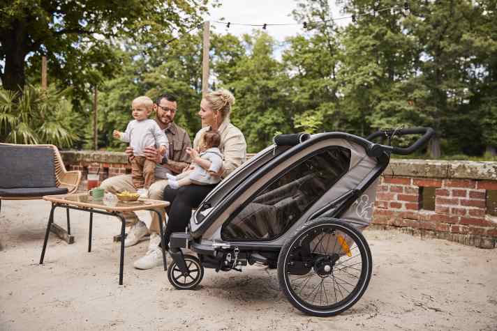 Ersetzt man die Deichsel durch das drehbare Buggy-Rad, wird der Anhänger flugs zum City-Flitzer