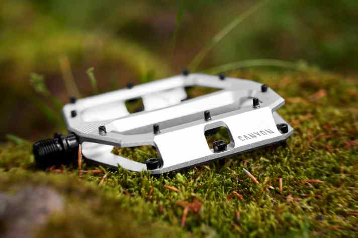 Die 20 Pins sind austauschbar - auch für die Lager wird es ein Service-Kit von Canyon geben; samt nötigem Werkzeug