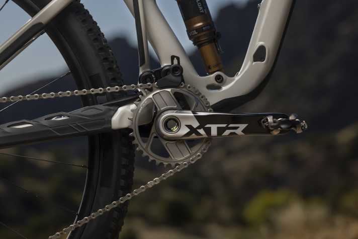 Shimano legt zwei Varianten der neuen XTR-Kurbel auf und will somit Trail-, beziehungsweise Enduro- und Cross-Country-Biker abholen.