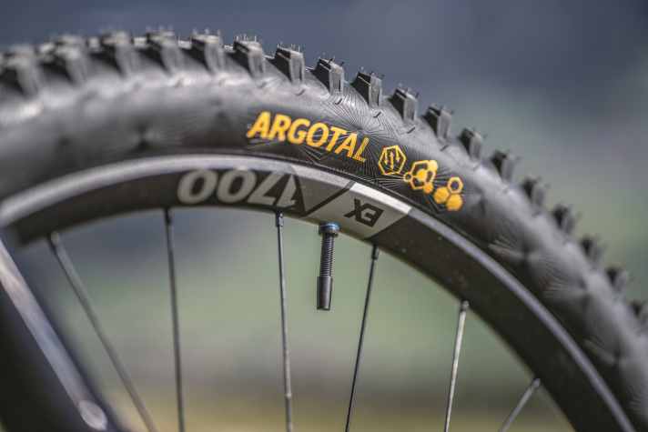 Entwickelt in der Schweiz, produziert in Deutschland: das MilKit Tubeless-System für ein sauberes Tubeless-Setup