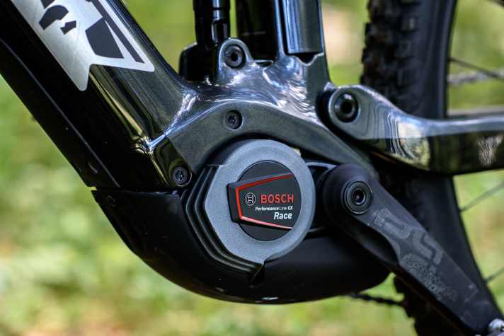 Der Bosch Performance CX Race ist eine Sonderedition des CX und etwas leichter. Zudem bietet er einen speziellen Race-Modus mit verlängertem Nachlauf.