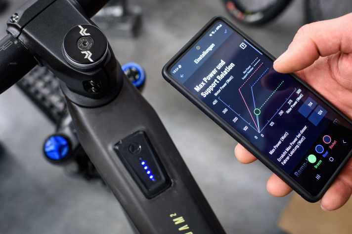Die Unterstützungsstufen und deren Feineinstellung gewinnen an Light-E-Bikes mit kleinem Akku an Bedeutung. Nur wer sparsam unterwegs ist, kann weite Touren fahren.