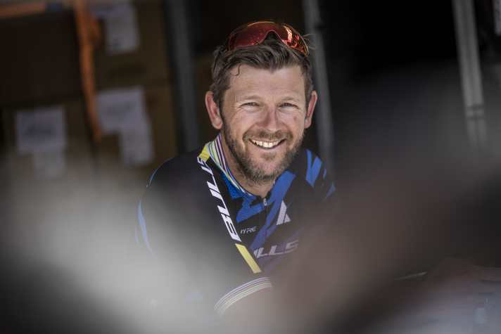 Karl Platt ist immer gern bei der BIKE Transalp am Start - und coacht euch mit seiner Erfahrung.