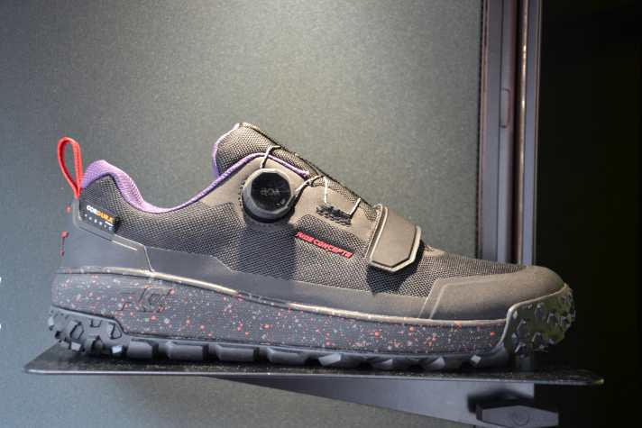 BOA präsentiert auf dem BIKE Festival Leogang zum einen die Ride Concept D30 MTB-Schuhe - mit fancy Gummimischung und frisch für die Saison...