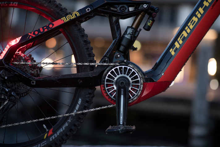   Nicht nur TQ Systems baut starke Power-Antriebe für E-MTBs, …