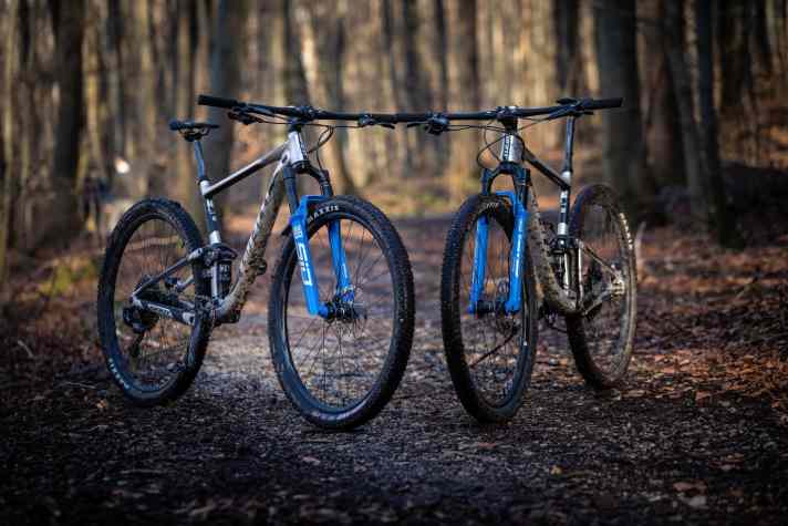   US-Komponentenhersteller Sram: Szene-Insider behaupten, besonders Federelemente von Rockshox sind gerade schwierig zu bekommen. Maximilian Topp, PR- und Marketing-Mann von Sram, gibt Auskunft:
