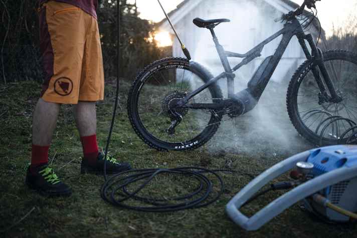   Mobile Dampfstrahler Das eingesaute Bike ins frisch geputzte Auto packen? Das tut weh. 6 Akku-Modelle im Test.