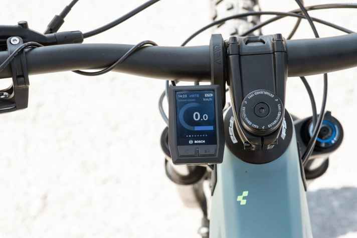  <a href="https://www.bike-magazin.de/werkstatt/bike-computer/bosch-kommandozentralen-nyon-und-kiox/"  rel="noopener noreferrer">Purion, Kiox oder Nyon: Bosch-Displays</a>  gibt es mehrere. Bei manchen E-MTB-Modellen kann man auch zwischen zwei Optionen wählen.