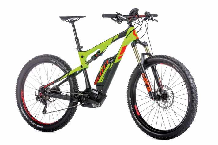   Das Scott E-Genius 710 Plus eignet sich vor allem für Touren-Fahrer und Cruiser. Bergauf überzeugt es durch die guten Klettereigenschaften und die große Reichweite, bergab durch Fahrstabilität.
