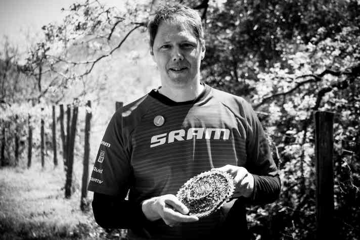   Entwickler Henrik Braedt erklärt, warum es eine E-Bike-Schaltung braucht.