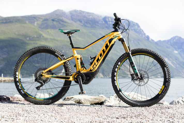 Das Topmodell E-Spark 700 Tuned Plus kommt mit top Ausstattung und schicker Lackierung.