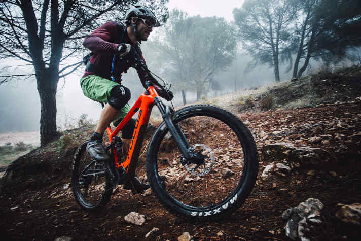   Wir konnten das Focus Jam C Plus Pro bereits über die Trails jagen.