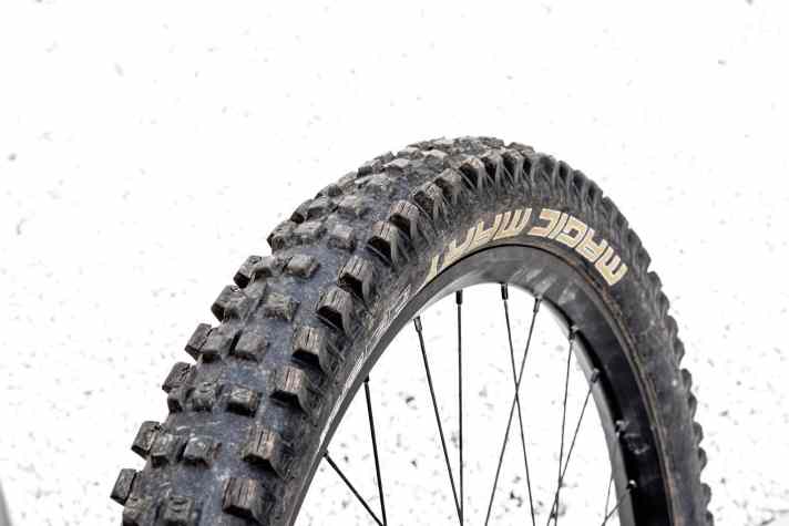   Schwalbe Magic Mary 26 x 2.35"