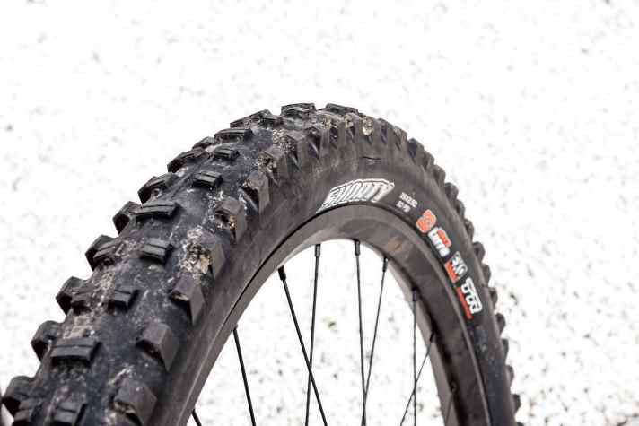   Maxxis Shorty 29 x 2.5"