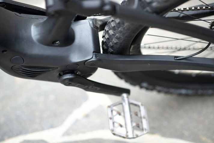   Der Brose Drive S Mag sitzt im edlen Carbon-Chassis des RX 750. Kühlrippen sollen die Wärmeableitung aus dem Motorraum erleichtern.