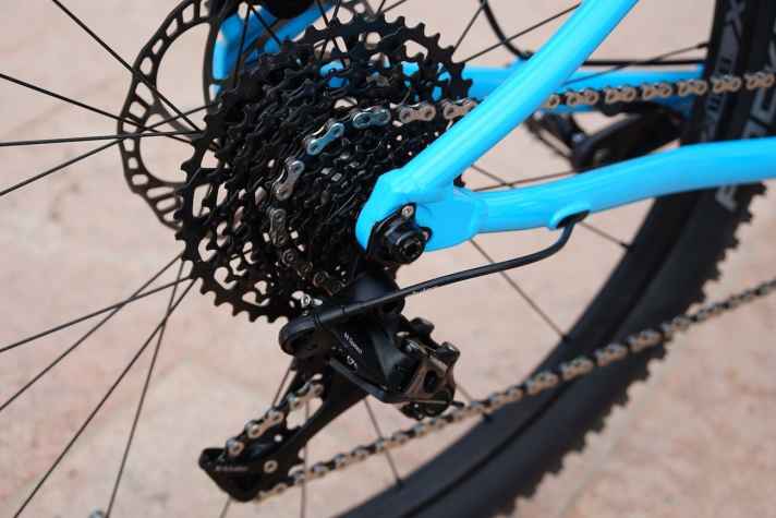 In der Grundausstattung schaltet das VPace Emil 11fach mit Sram. Die Züge sind intern verlegt.