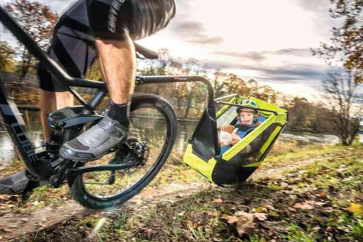 <a href="https://luna.r.lafamo.com/ts/i5533923/tsc?amc=con.blbn.497955.507800.14129791&smc=BIKE&rmd=3&trg=https%3A%2F%2Fwww.fahrrad-xxl.de%2Ffahrradzubehoer%2Ffahrradanhaenger%2F" target="_blank" rel="noopener noreferrer nofollow">Fahrradanhänger für Kinder</a> *